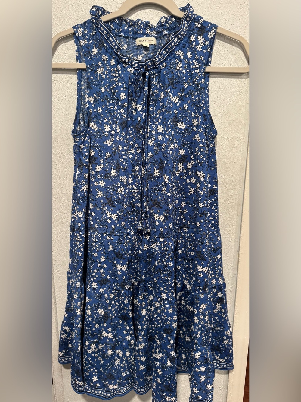 Max Studio Floral Mini Dress in Blue & White Size Small Like New